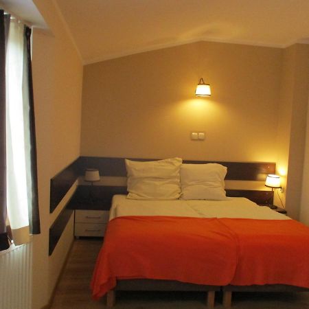 Hotel Pod Platanami Trzebnica Dış mekan fotoğraf