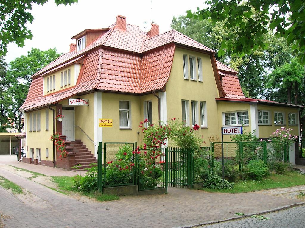 Hotel Pod Platanami Trzebnica Dış mekan fotoğraf