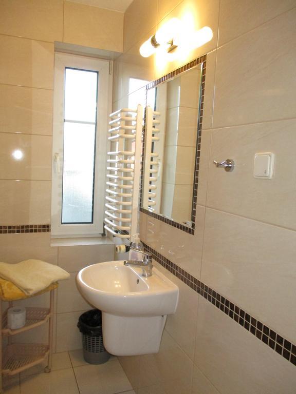 Hotel Pod Platanami Trzebnica Dış mekan fotoğraf