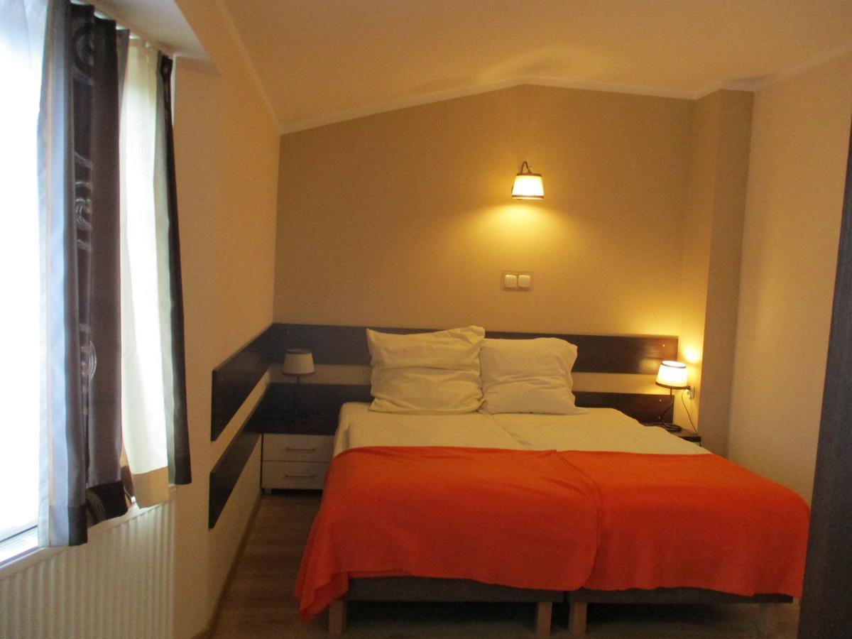 Hotel Pod Platanami Trzebnica Dış mekan fotoğraf